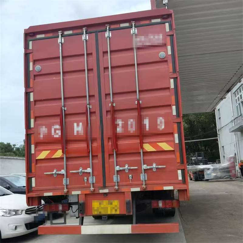 武定县普定县进仓物流：专线直达的多元货运之旅